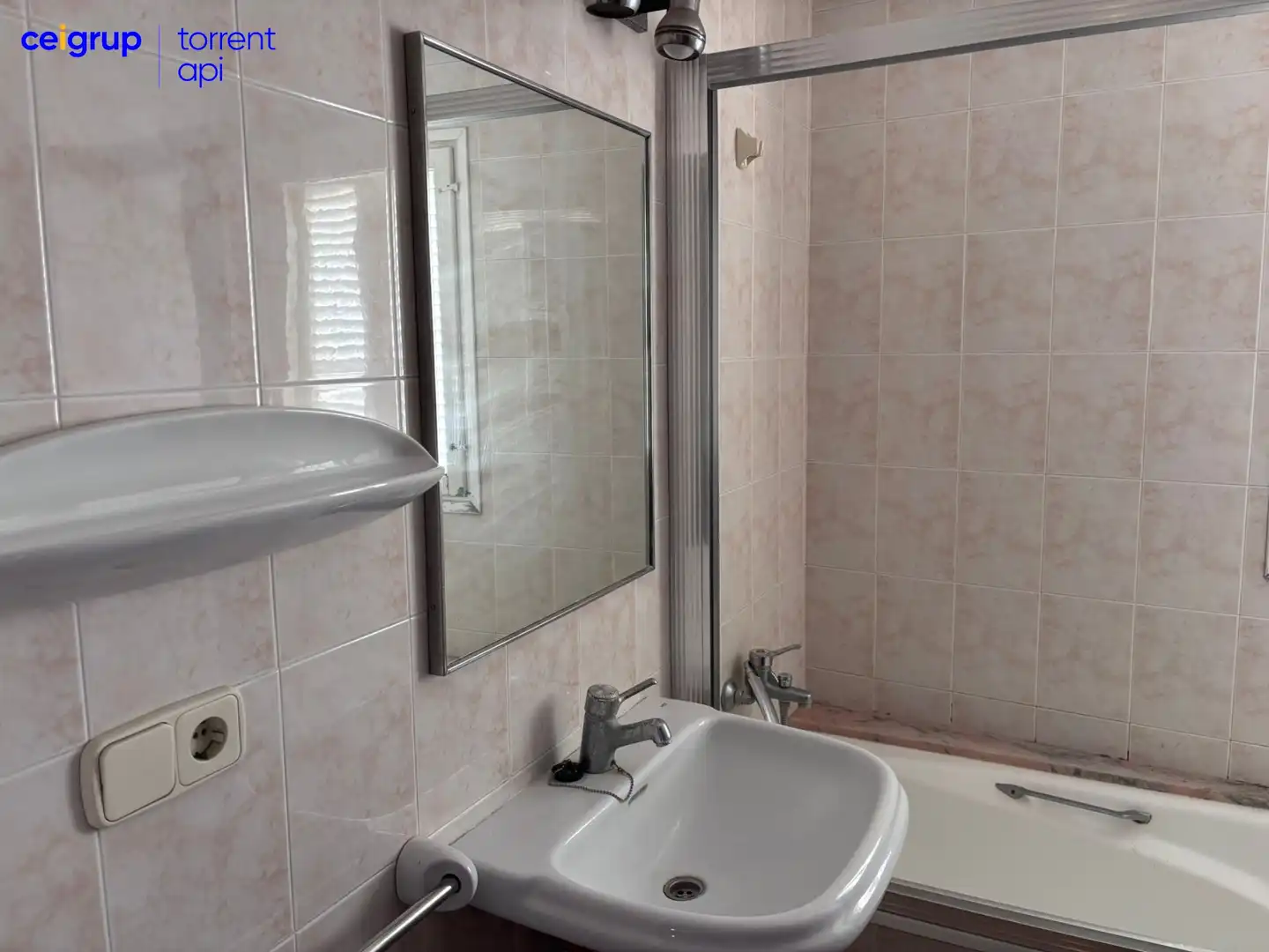 Bany de Casa o xalet en venda en Serra de Daró amb Calefacció, Terrassa i Balcó