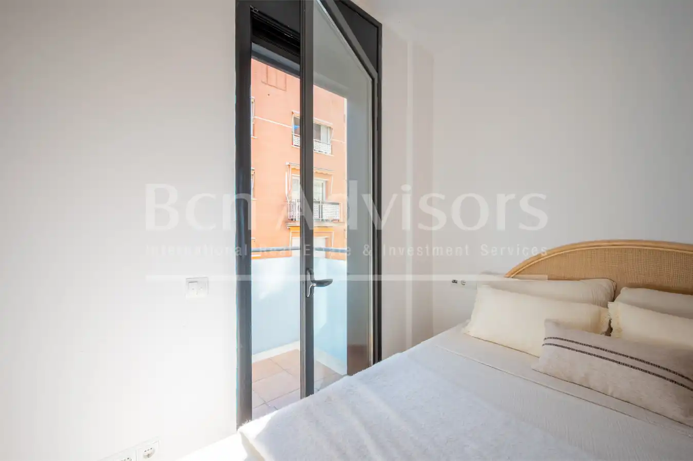 Dormitori de Casa o xalet en venda en Barcelona amb Aire condicionat, Parquet i Terrassa