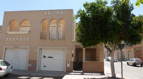 Foto 2 de Casa adosada en venta en Cl Sarajevo (si), San Isidro - Campohermoso, Níjar