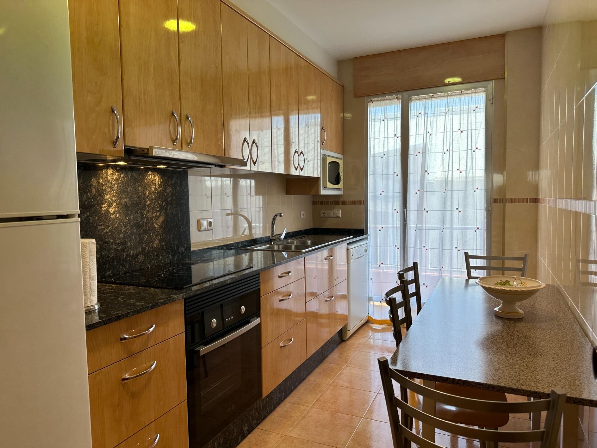 Cuina de Casa o xalet en venda en Amposta amb Aire condicionat, Terrassa i Balcó