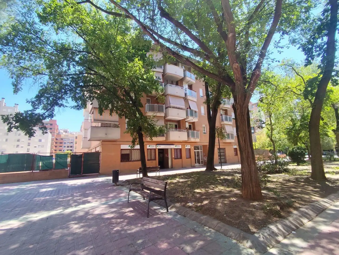 Vista exterior de Pis de lloguer en Zaragoza amb Calefacció, Terrassa i Moblat
