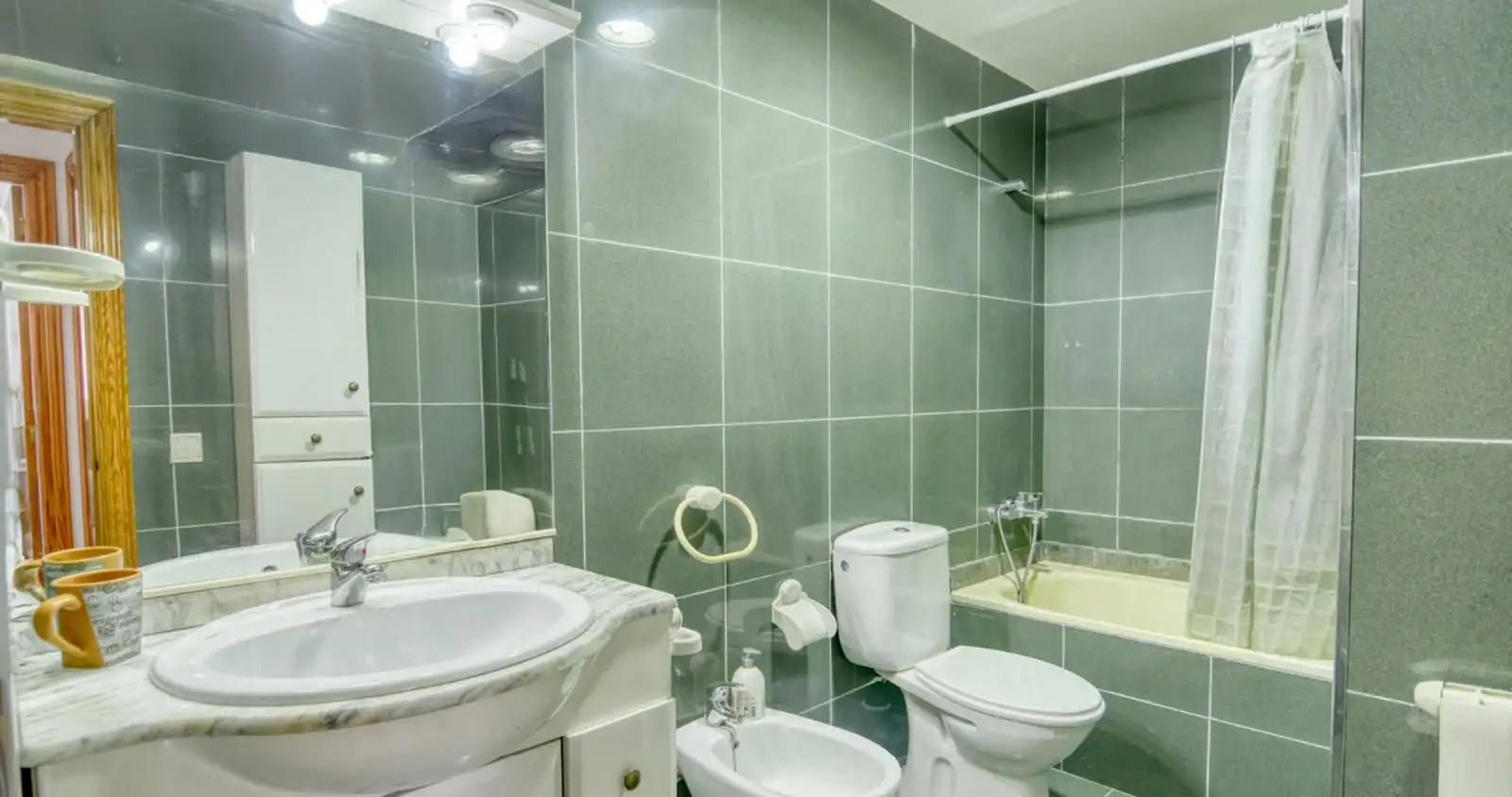 Baño de Ático en venta en Población de Arroyo con Aire acondicionado, Calefacción y Balcón