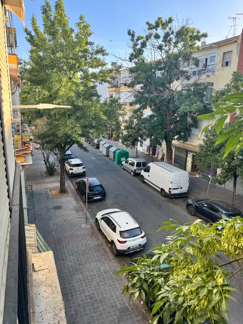 Parking de Piso en venta en Sevilla con Terraza, Lavadora y Balcón