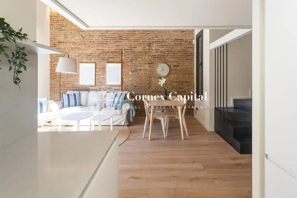 Vista exterior de Dúplex en venda en Barcelona amb Aire condicionat, Calefacció i Terrassa