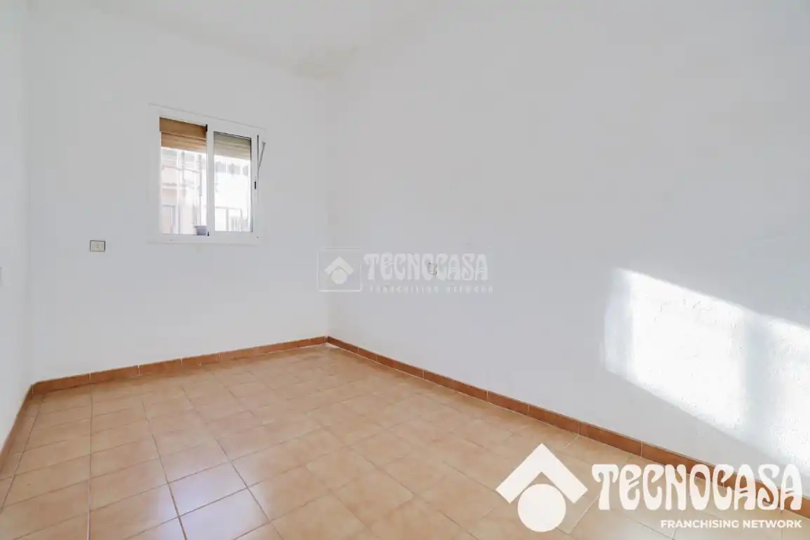 Habitación de Piso en venta en Santa Coloma de Gramenet con Terraza y Trastero