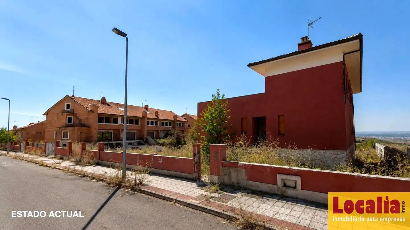 Casa adosada en venta en Valdefresno con Jardín privado