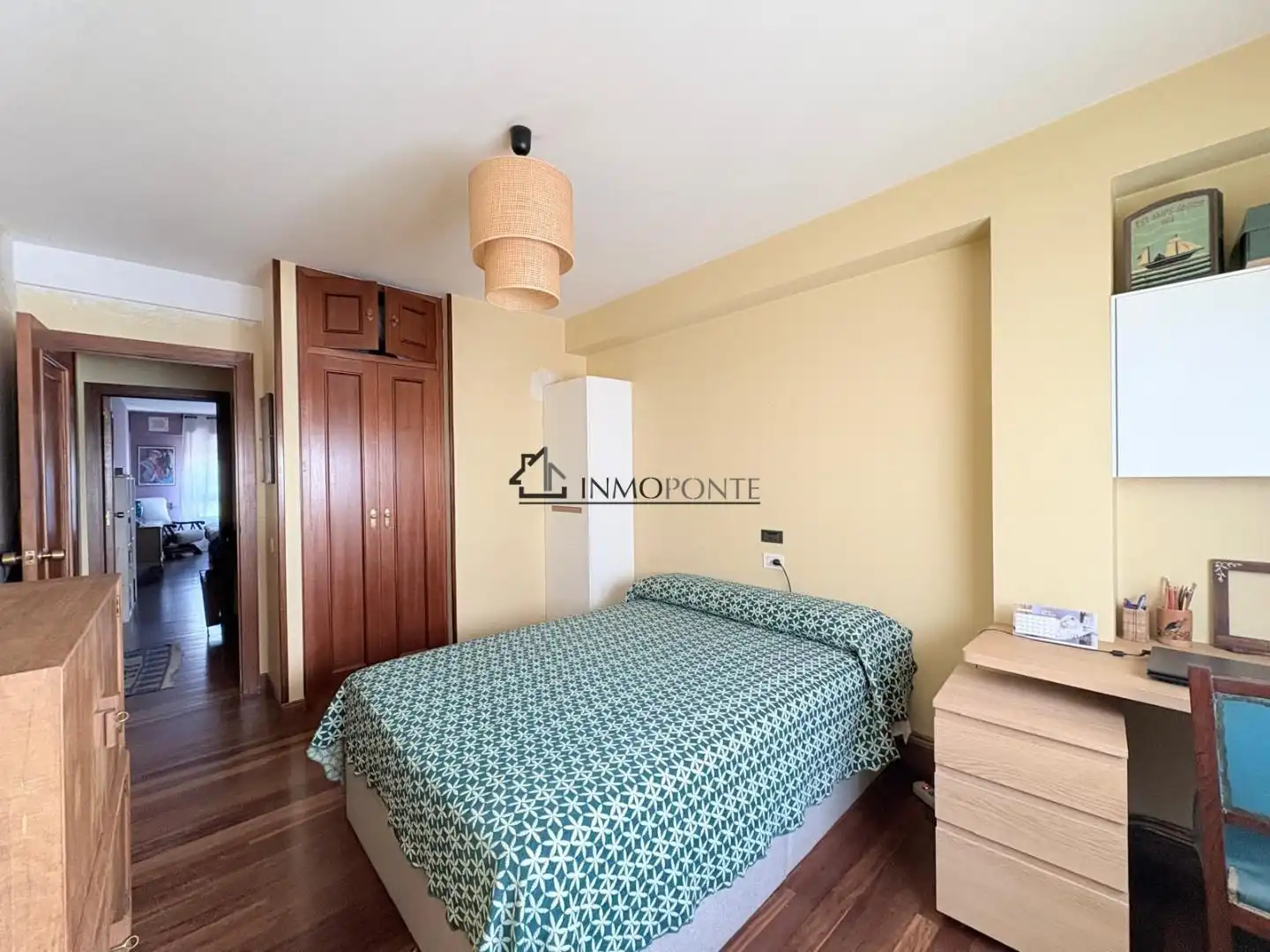 Bedroom of Flat for sale in Pontevedra Capital   with Heating and Storage room