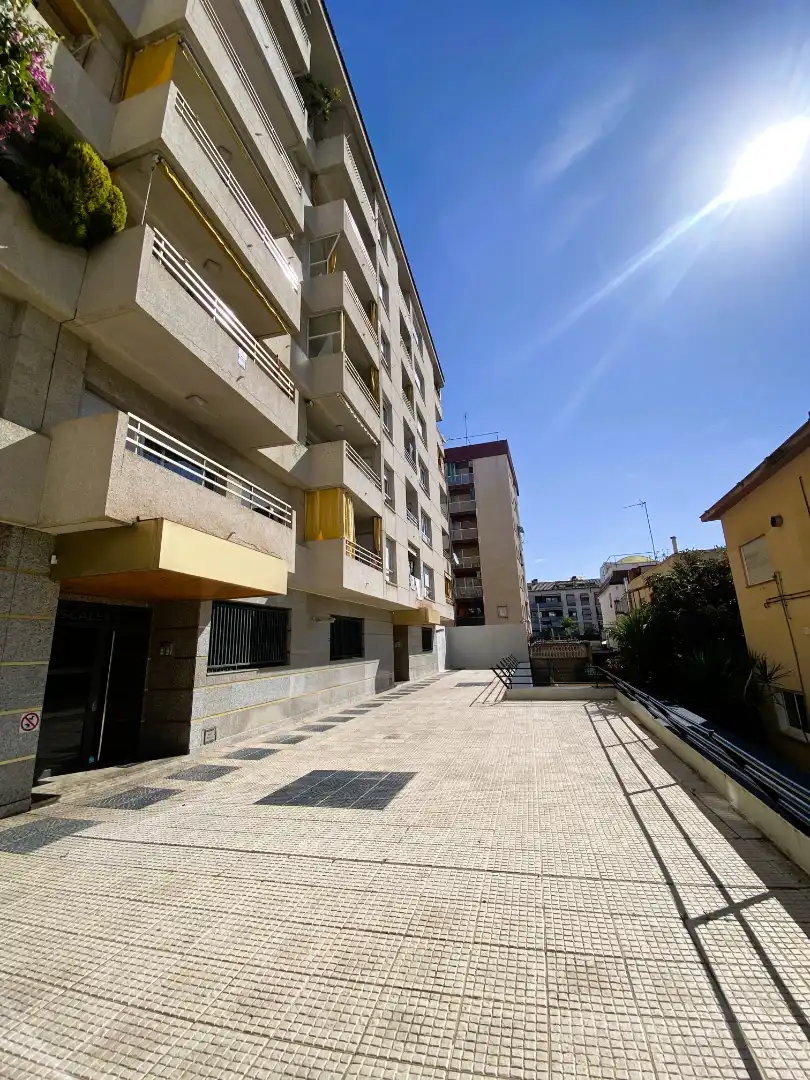 Vista exterior de Apartamento en venta en Calella con Balcón y Alarma