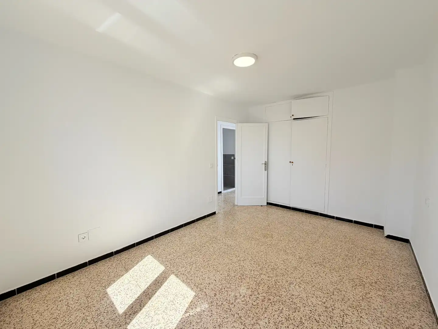 Penthouse with terrace for sale in Carrer de l'Infant Pagà, imagen 16