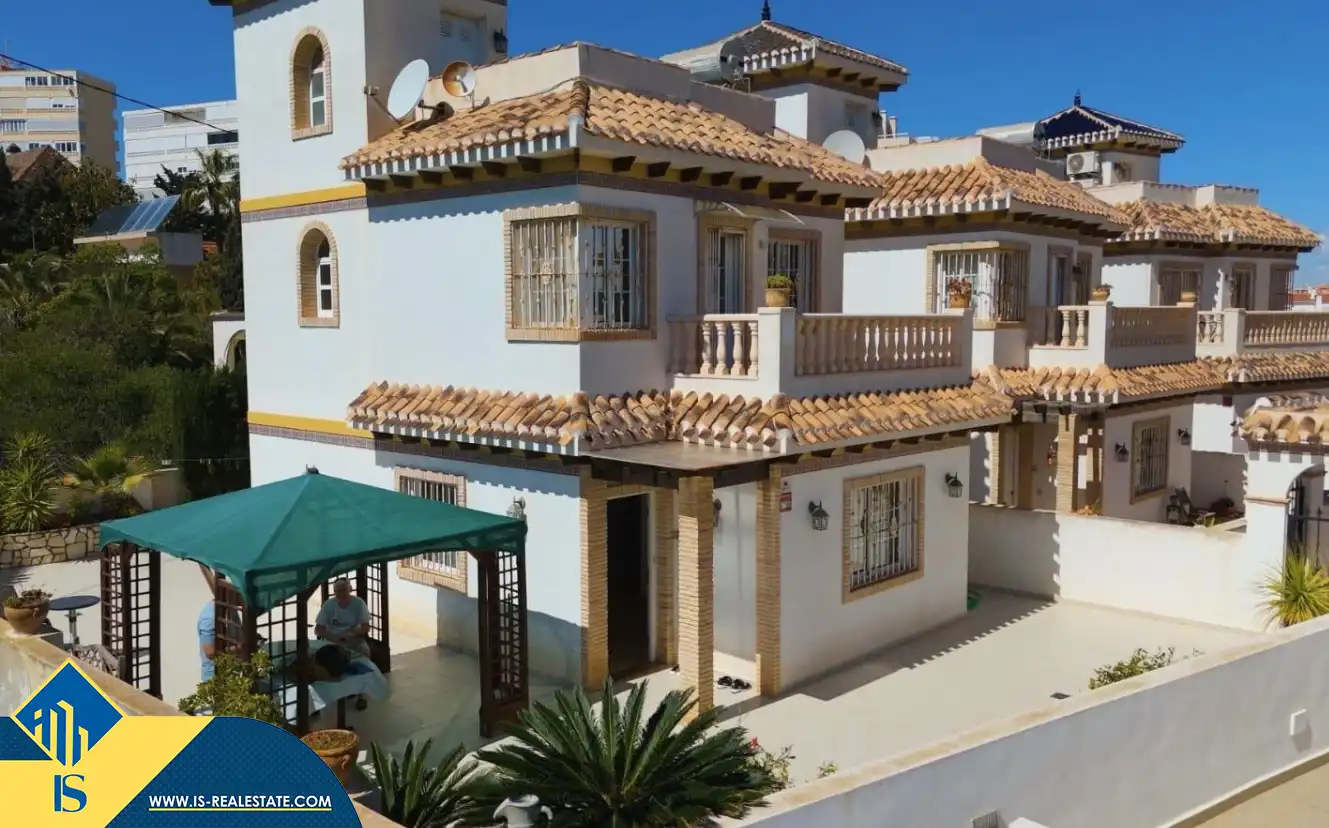 Casa en venta en Nueva Torrevieja - Aguas Nuevas