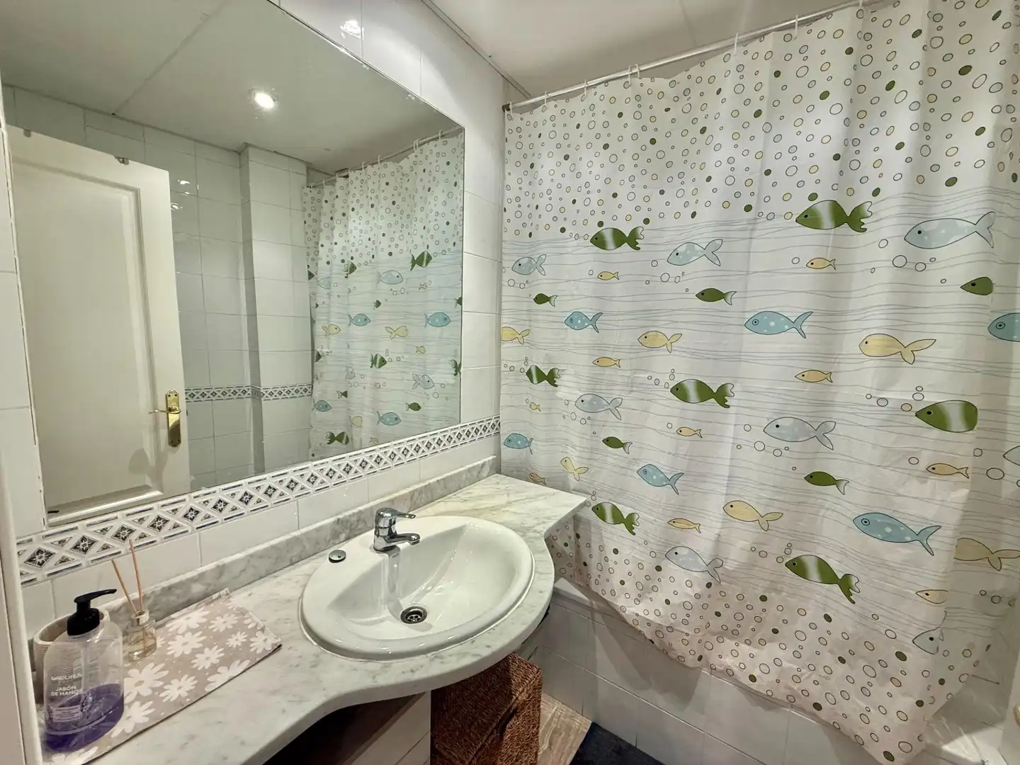 Badezimmer von Wohnung zur Miete in Madrid mit Heizung, Möbliert und Balkon