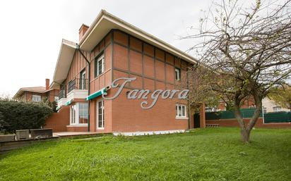 Exterior view of Single-family semi-detached for sale in Getxo   with Balcony