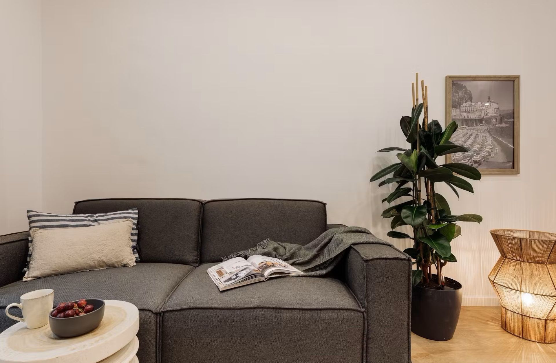 Sala d'estar de Pis de lloguer en  Barcelona Capital amb Aire condicionat, Moblat i TV