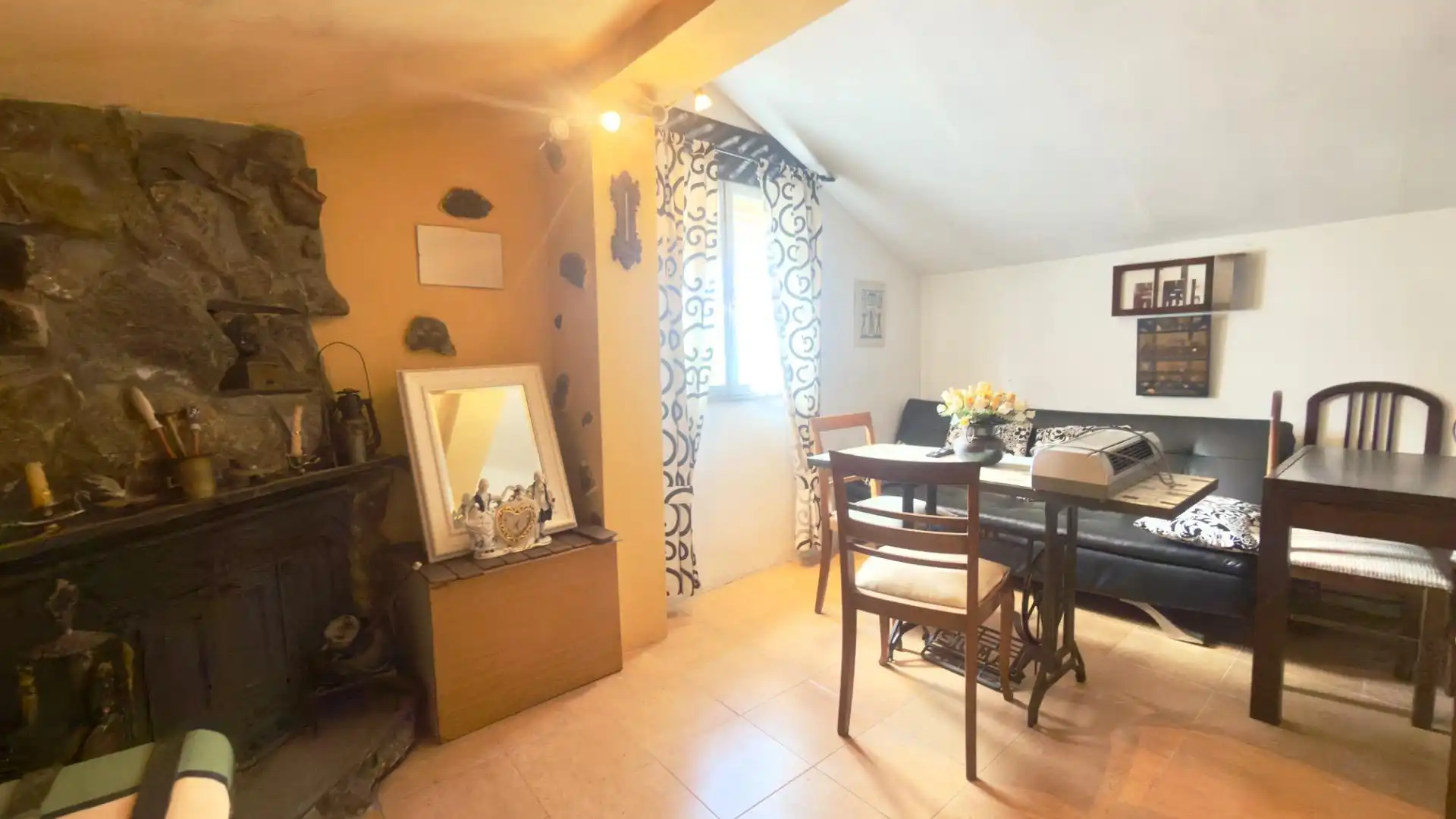 Comedor de Piso en venta en A Pobra de Trives  con Calefacción y Amueblado