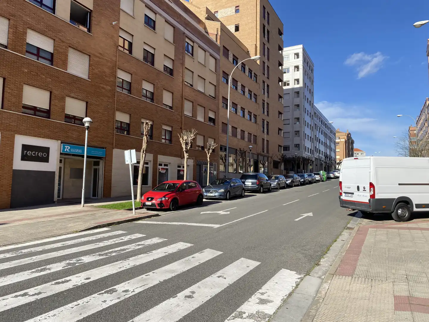 Vista exterior de Oficina en venda en  Logroño amb Aire condicionat i Calefacció
