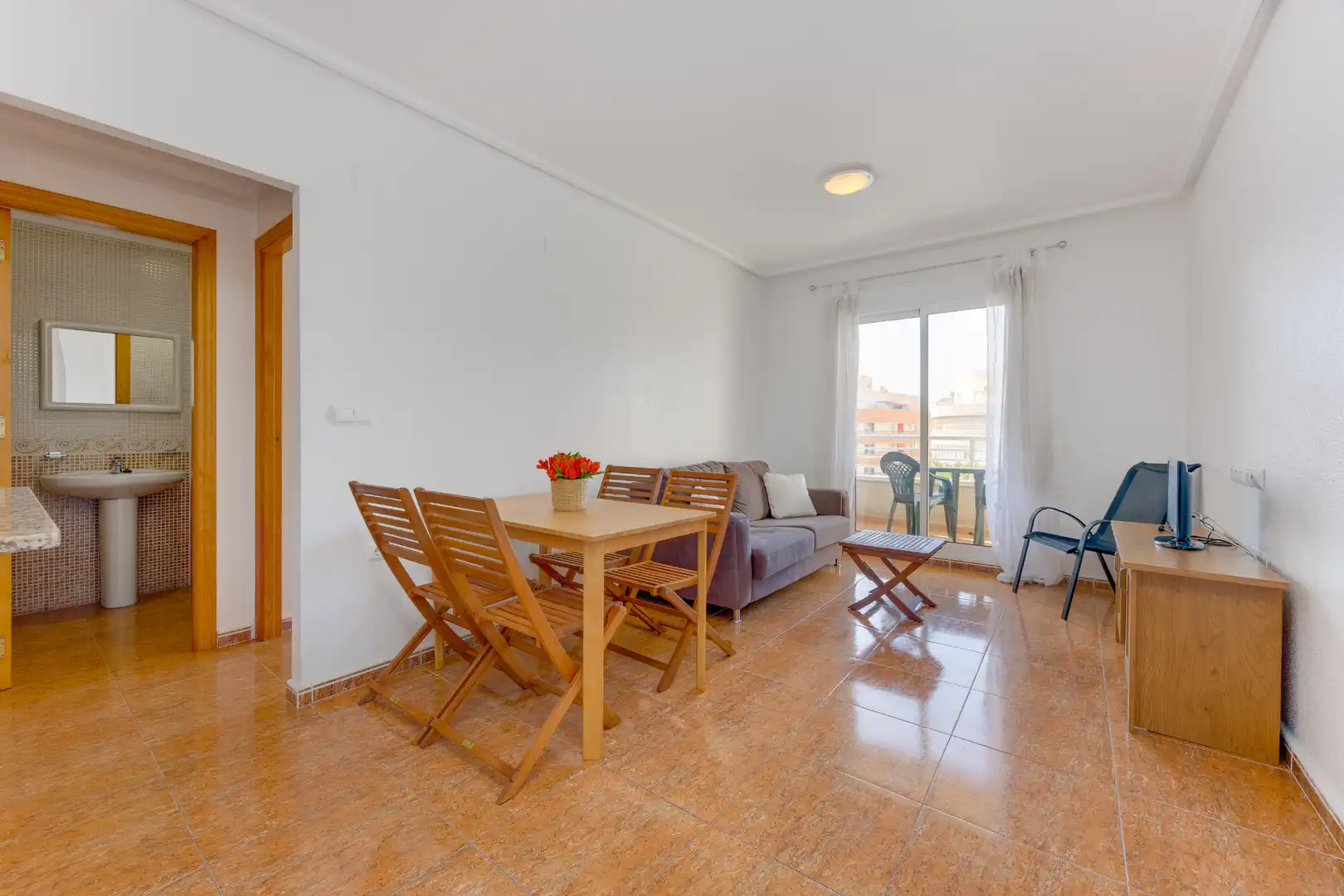 Sala d'estar de Pis en venda en Torrevieja amb Terrassa, Moblat i Piscina comunitària