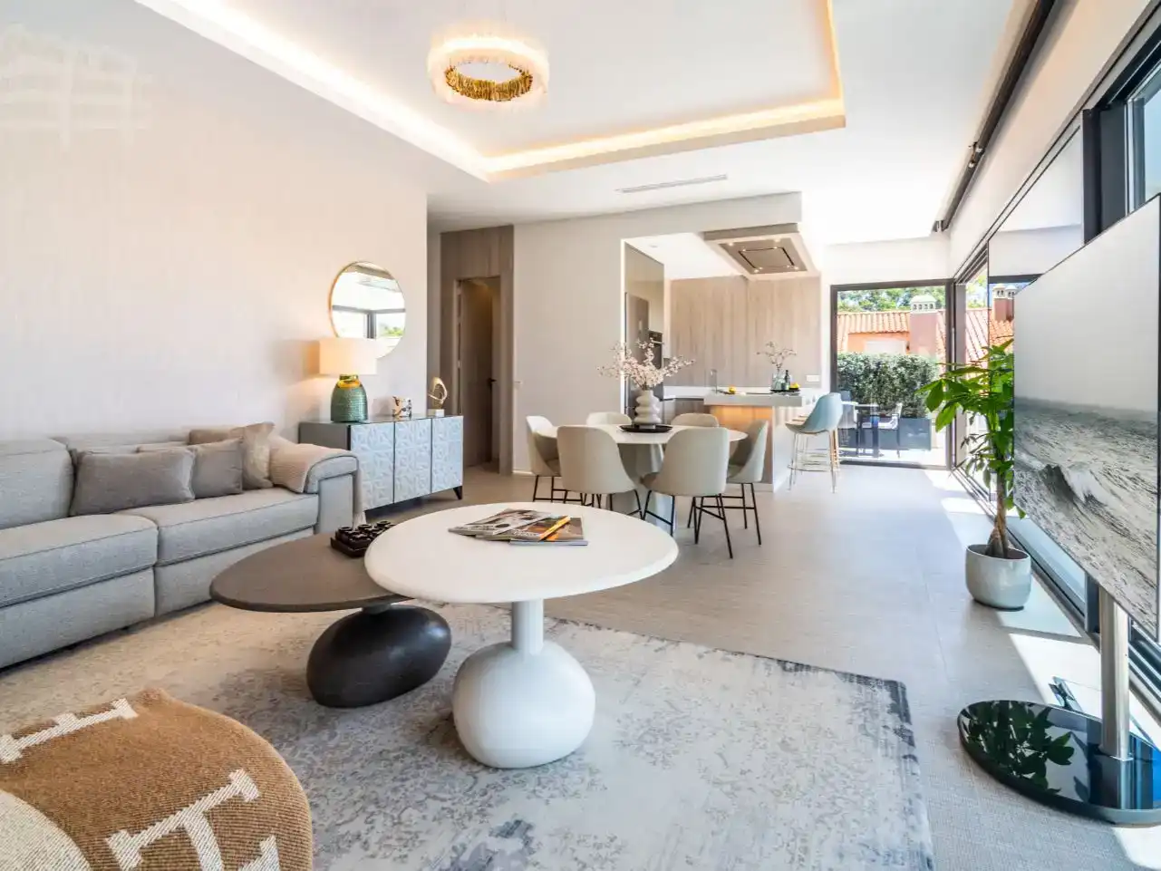 Sala d'estar de Pis en venda en Marbella amb Aire condicionat, Piscina i Balcó
