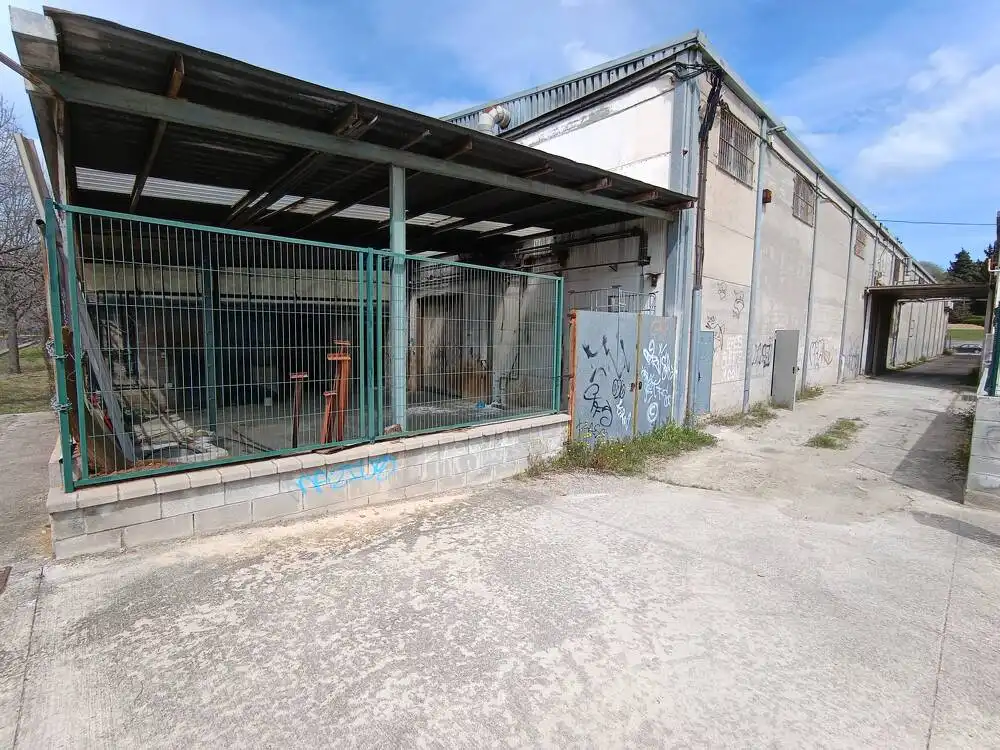 Außenansicht von Fabrikhallen zur Miete in Lliçà de Vall
