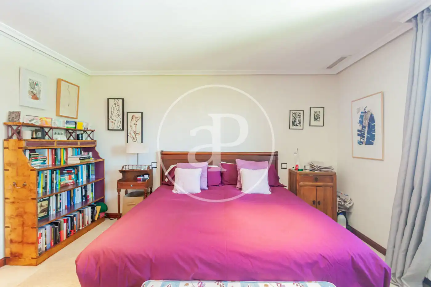 Habitación de Casa adosada en venta en Madrid con Aire acondicionado, Calefacción y Jardín privado