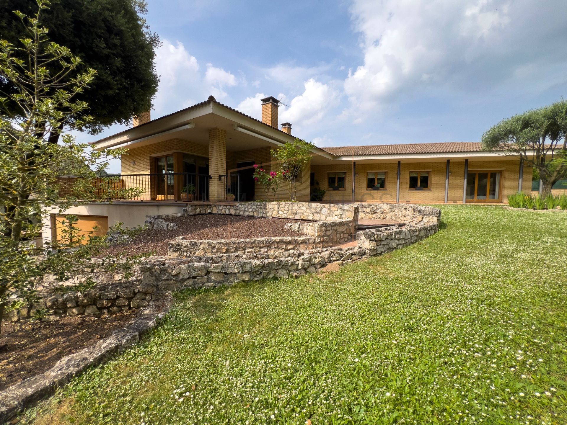Vista exterior de Casa o xalet en venda en Tona amb Calefacció, Jardí privat i Terrassa
