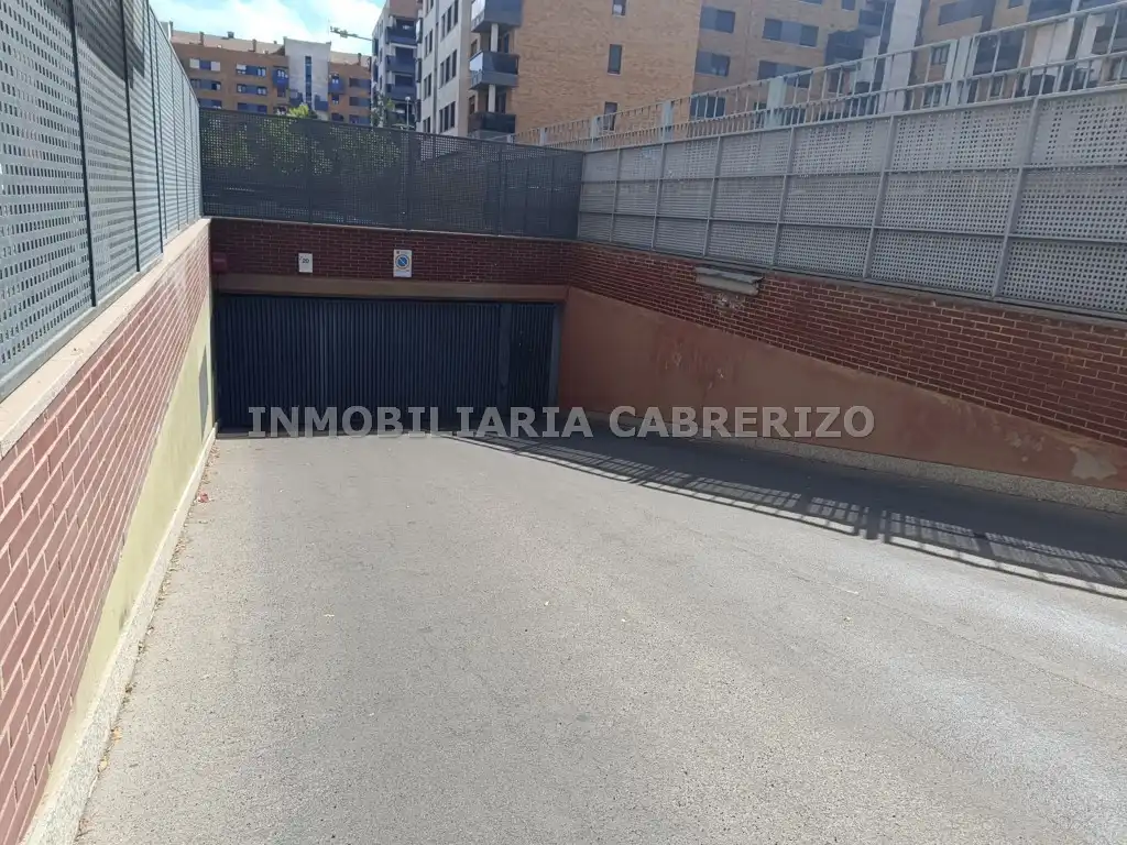 Individuale con ascensore in affitto a Calle Sorzano