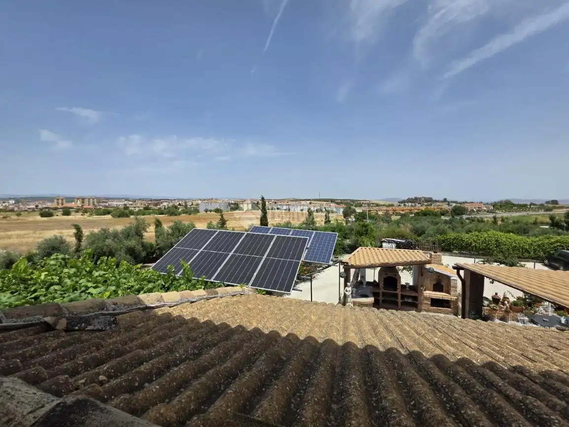 Jardí de Finca rústica en venda en Linares amb Aire condicionat, Traster i Piscina