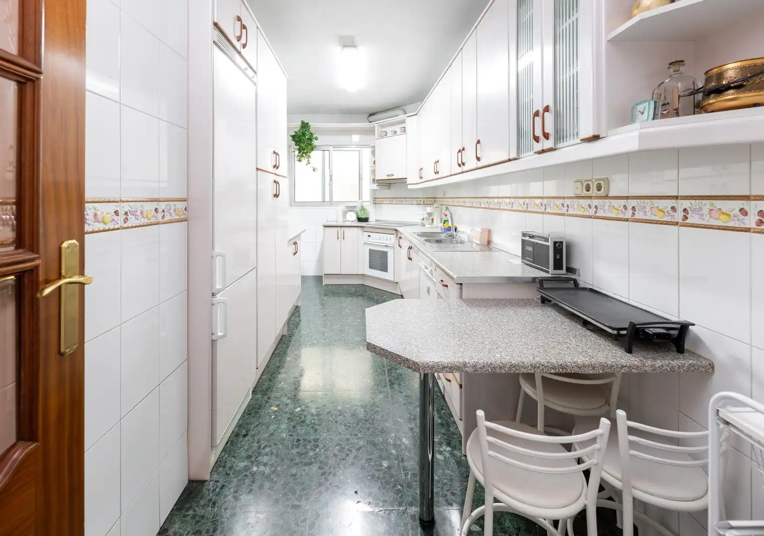 Flat with terrace for sale in Calle Doctor Adelardo Mora 23, imagen 7