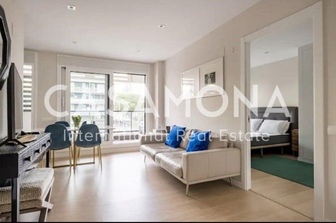 Sala de estar de Apartamento de alquiler en  Barcelona Capital con Aire acondicionado, Calefacción y Terraza