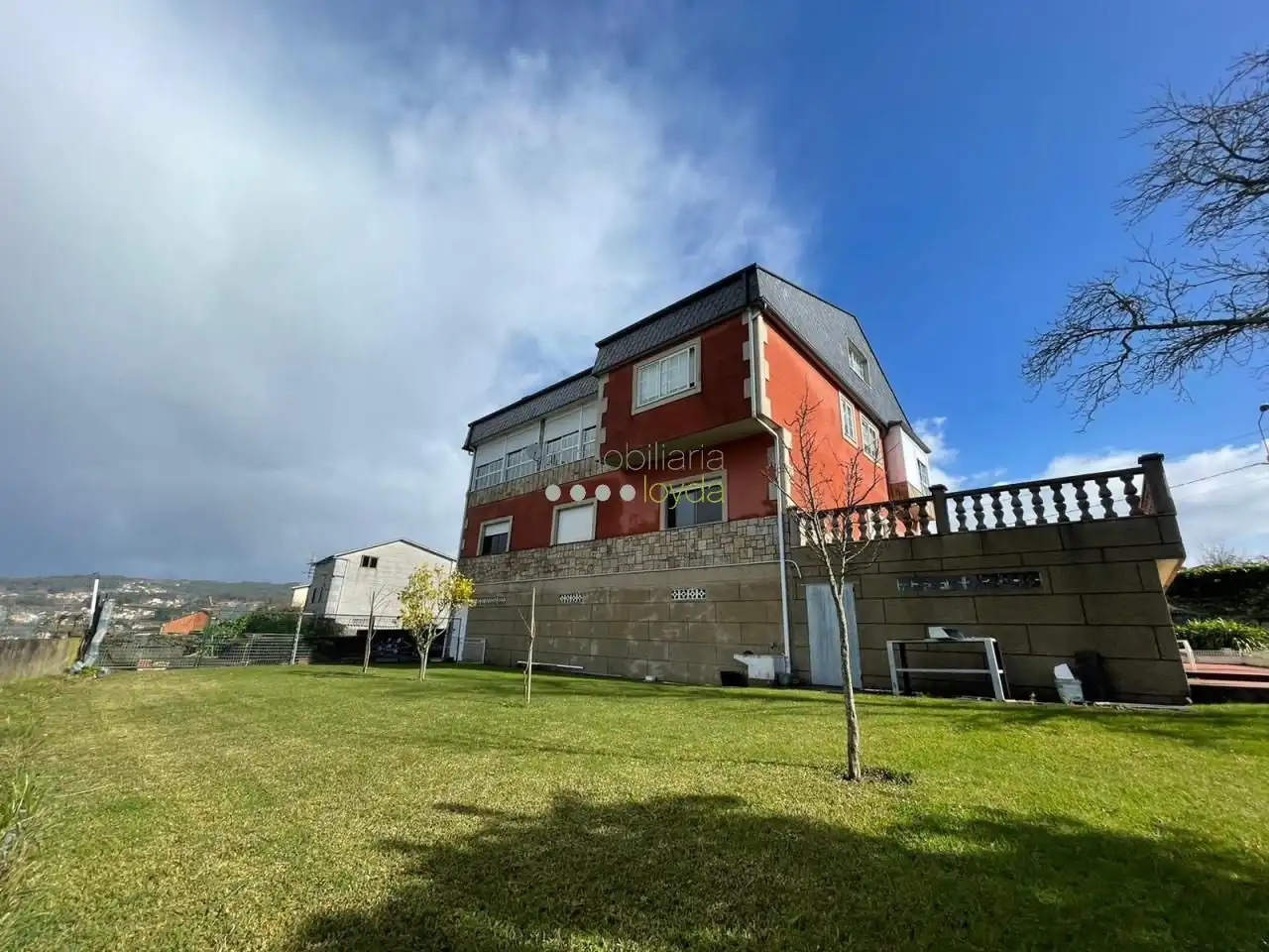 Vista exterior de Casa o chalet en venta en Vigo  con Jardín privado, Parquet y Terraza