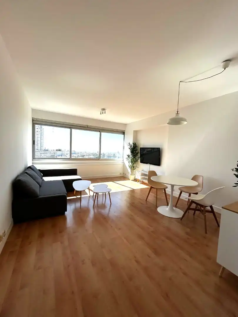 Sala de estar de Apartamento de alquiler en Madrid con Aire acondicionado, Calefacción y Parquet
