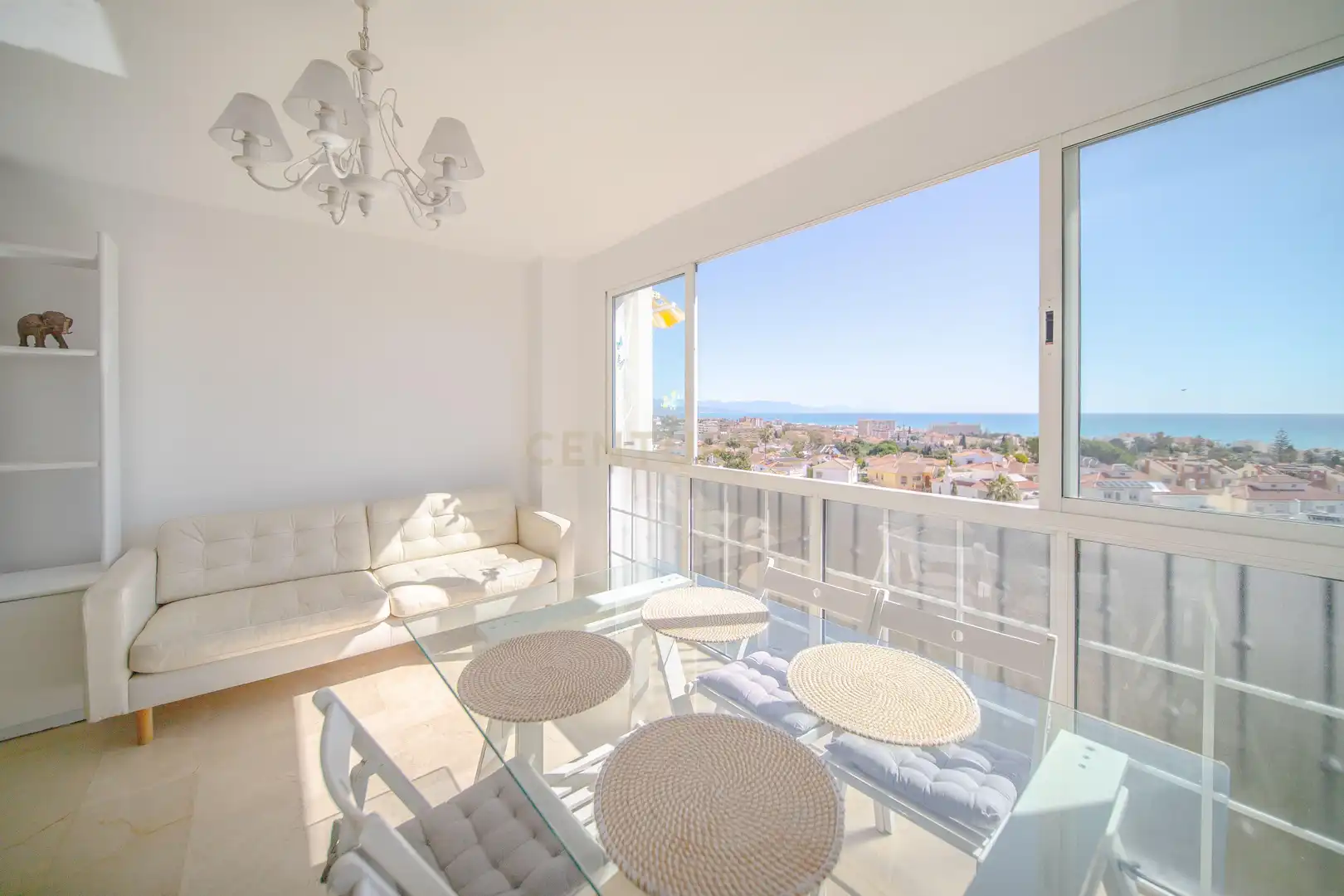 Habitación de Apartamento en venta en Benalmádena con Aire acondicionado, Trastero y Piscina