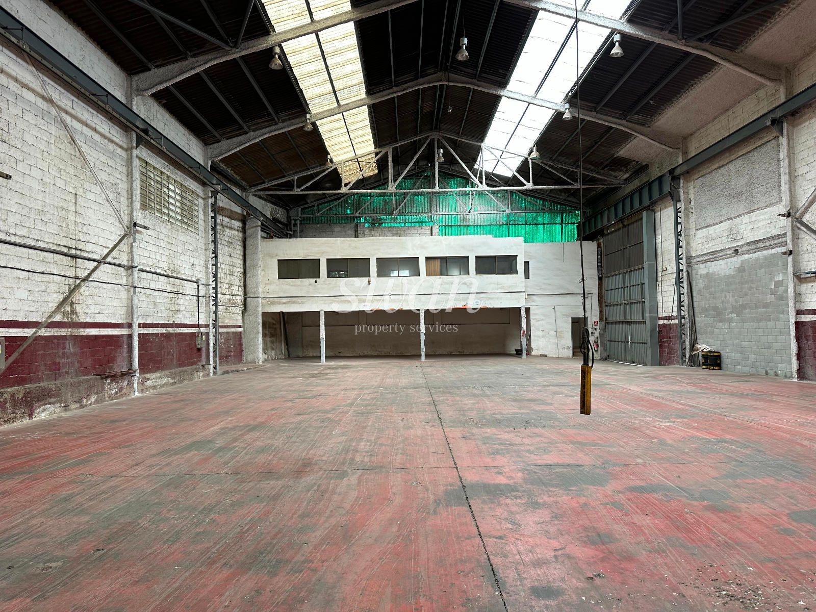 Nau industrial de lloguer en Sant Feliu de Llobregat