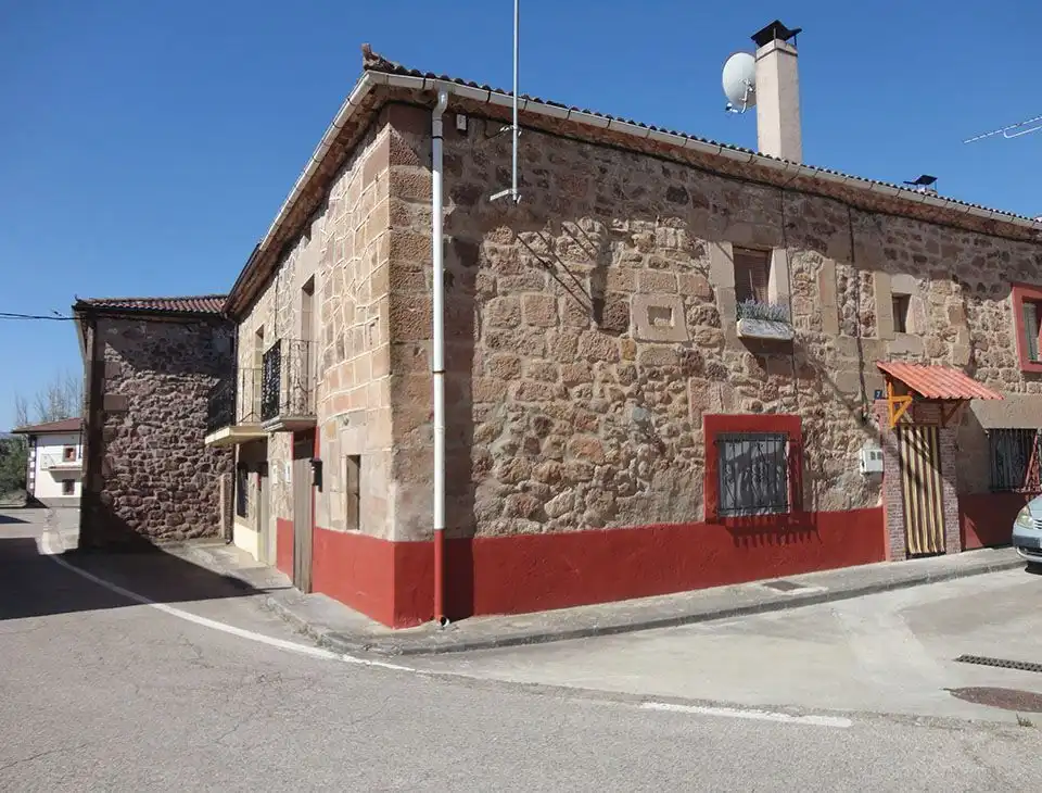 Vista exterior de Casa o chalet en venta en Pinilla de los Moros con Trastero y Amueblado