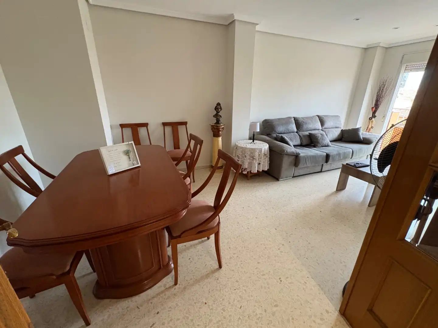 Piso con ascensor en venta en Av arquitecto Alfredo Simón 6, imagen 2