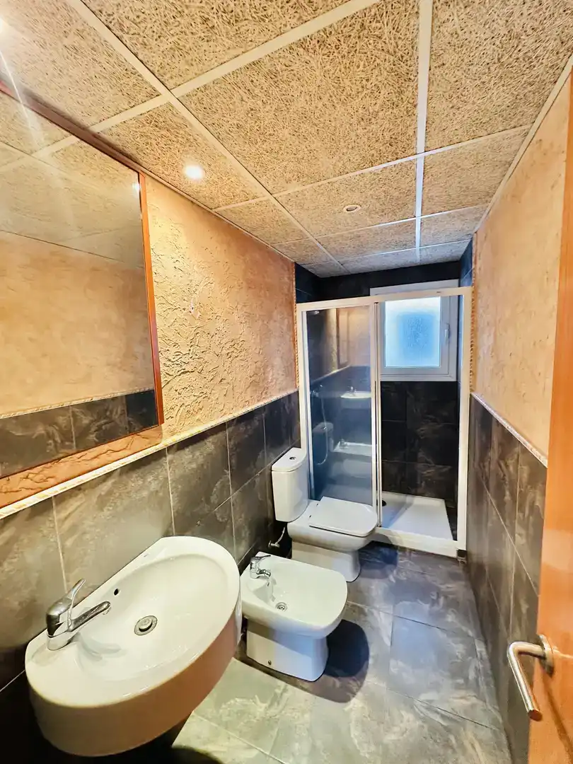 Baño de Piso en venta en Blanes con Balcón