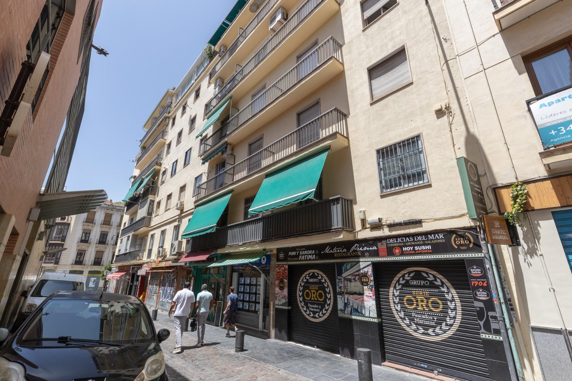 Vista exterior de Pis en venda en  Granada Capital amb Aire condicionat, Calefacció i Balcó