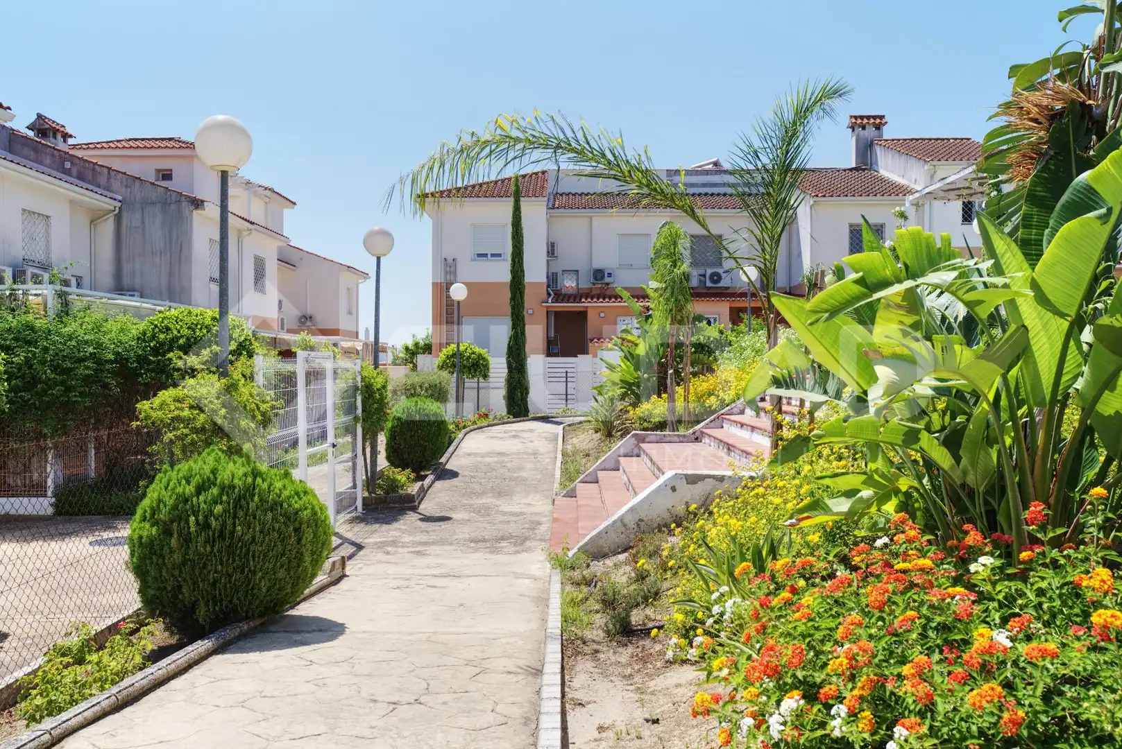 Exterior view of Houses for sale in San Juan de Aznalfarache  with Air Conditioner, Private garden and Community pool