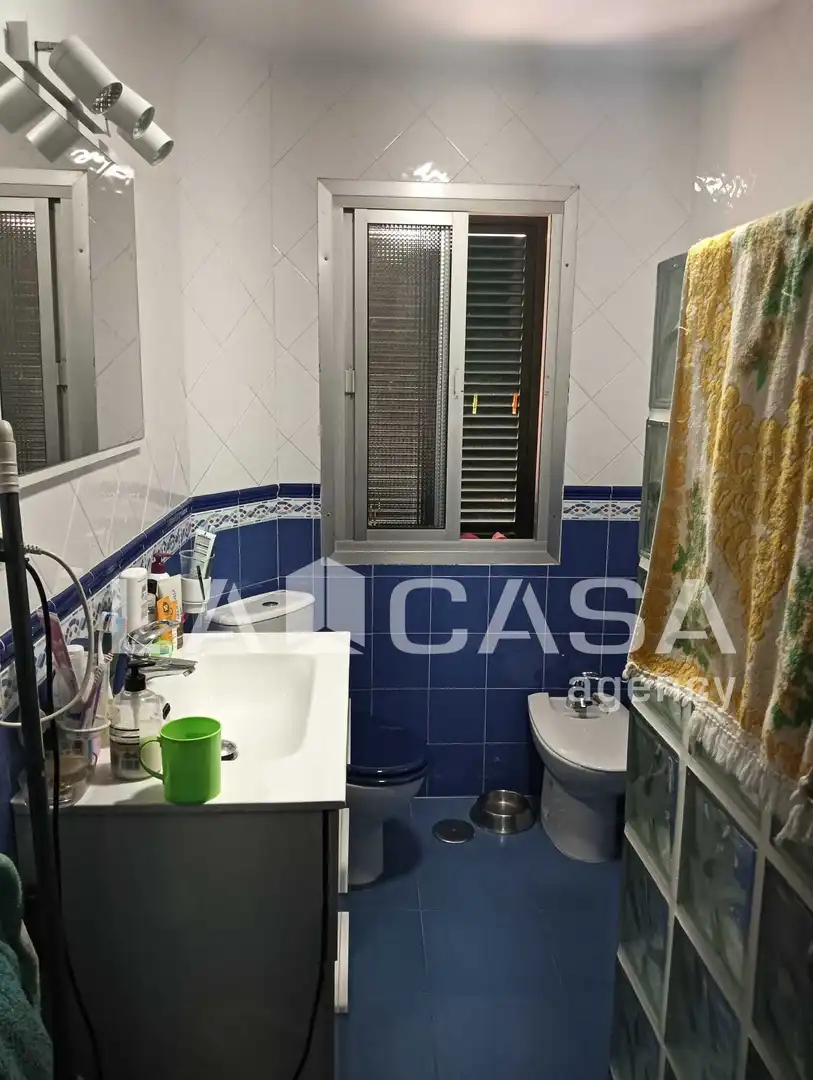 Baño de Piso en venta en Algeciras con Balcón
