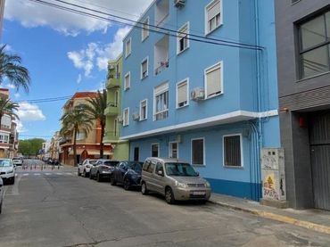 Flat with balcony for sale in Carcaixent