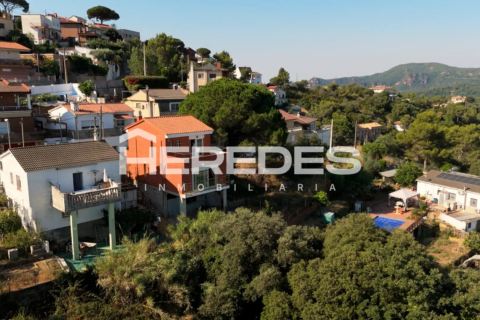 Vista exterior de Casa o chalet en venta en Torrelles de Llobregat con Calefacción, Jardín privado y Terraza