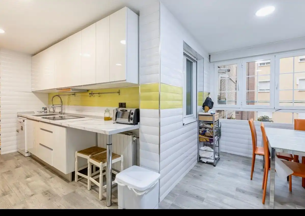 Flat with lift to rent in Calle VERDIALES, imagen 6