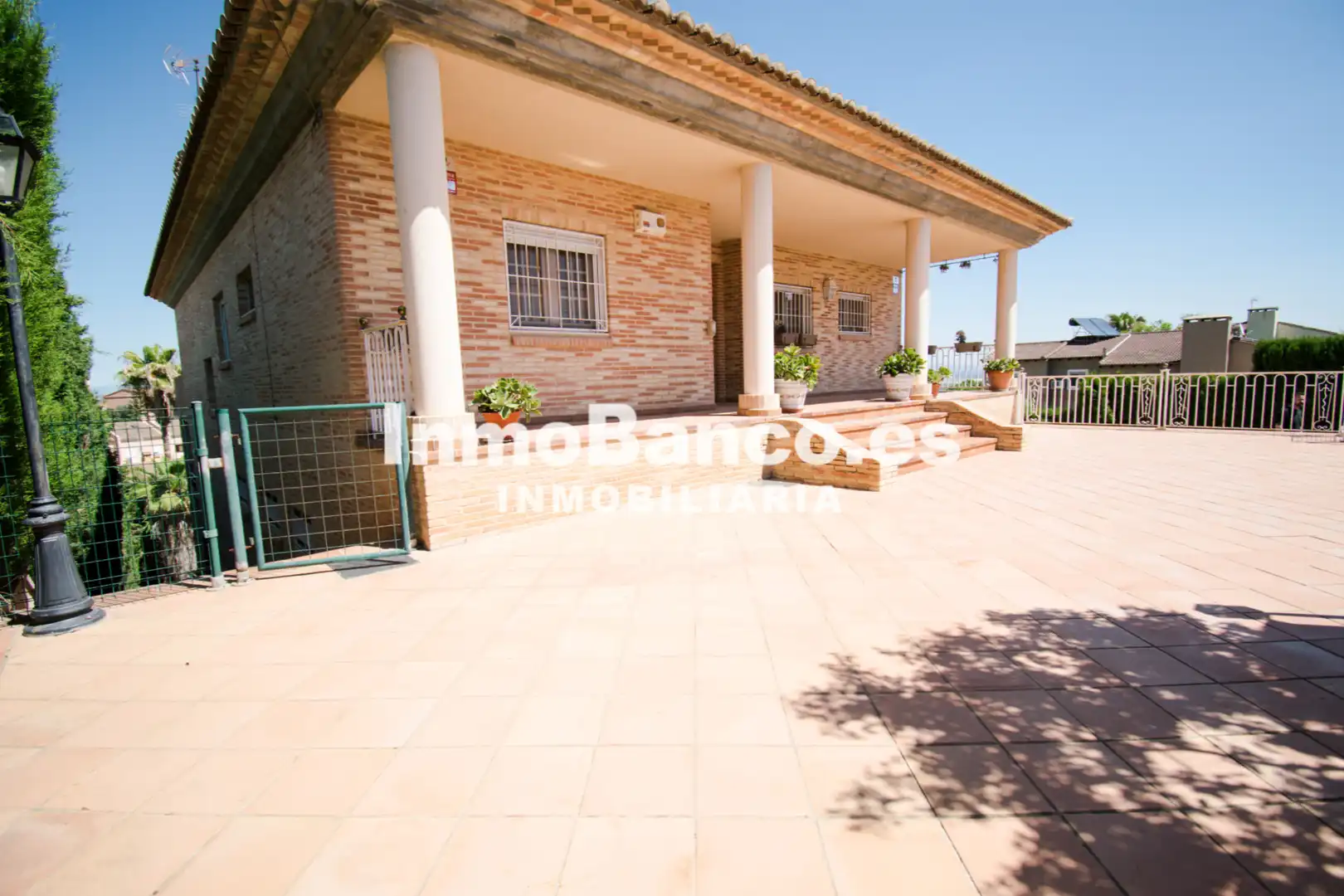 Vista exterior de Casa o chalet en venta en Chiva con Aire acondicionado, Calefacción y Jardín privado