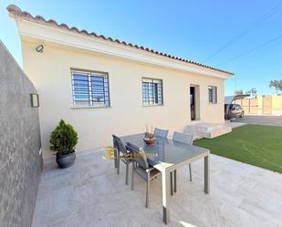Vista exterior de Casa o xalet en venda en Lorca amb Aire condicionat, Calefacció i Jardí privat