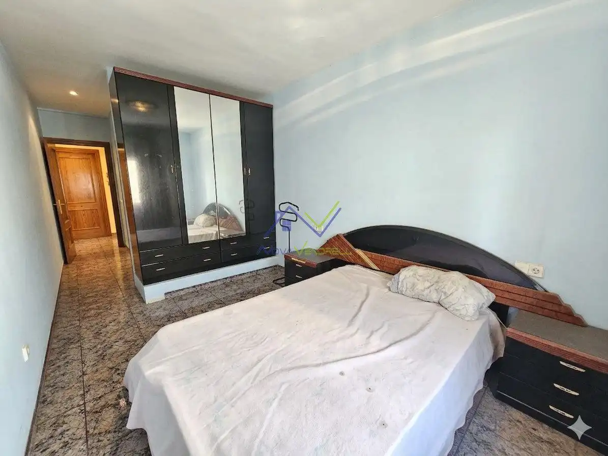 Habitación de Piso en venta en El Vendrell con Balcón