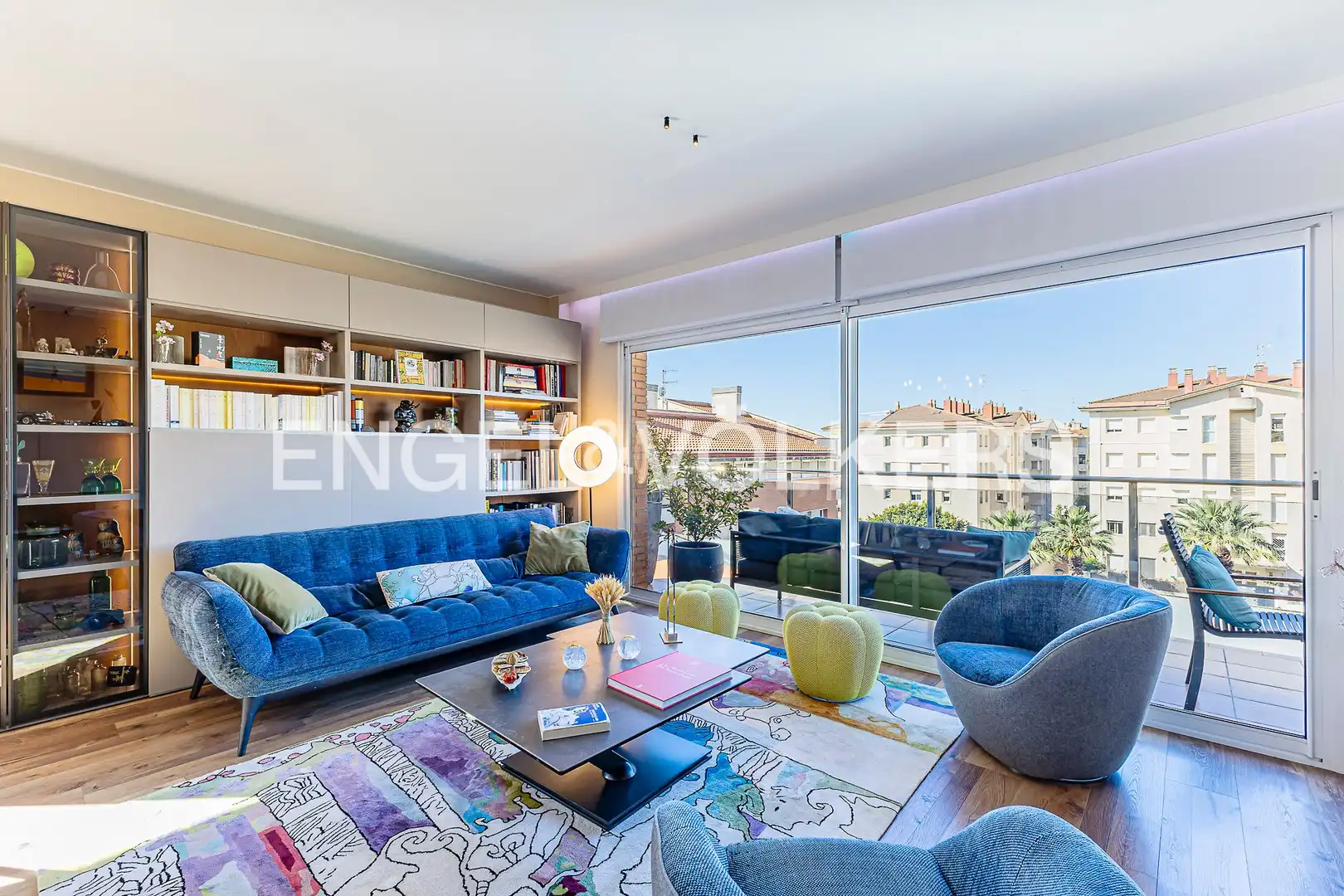 Sala de estar de Ático en venta en Sitges con Aire acondicionado, Calefacción y Jardín privado