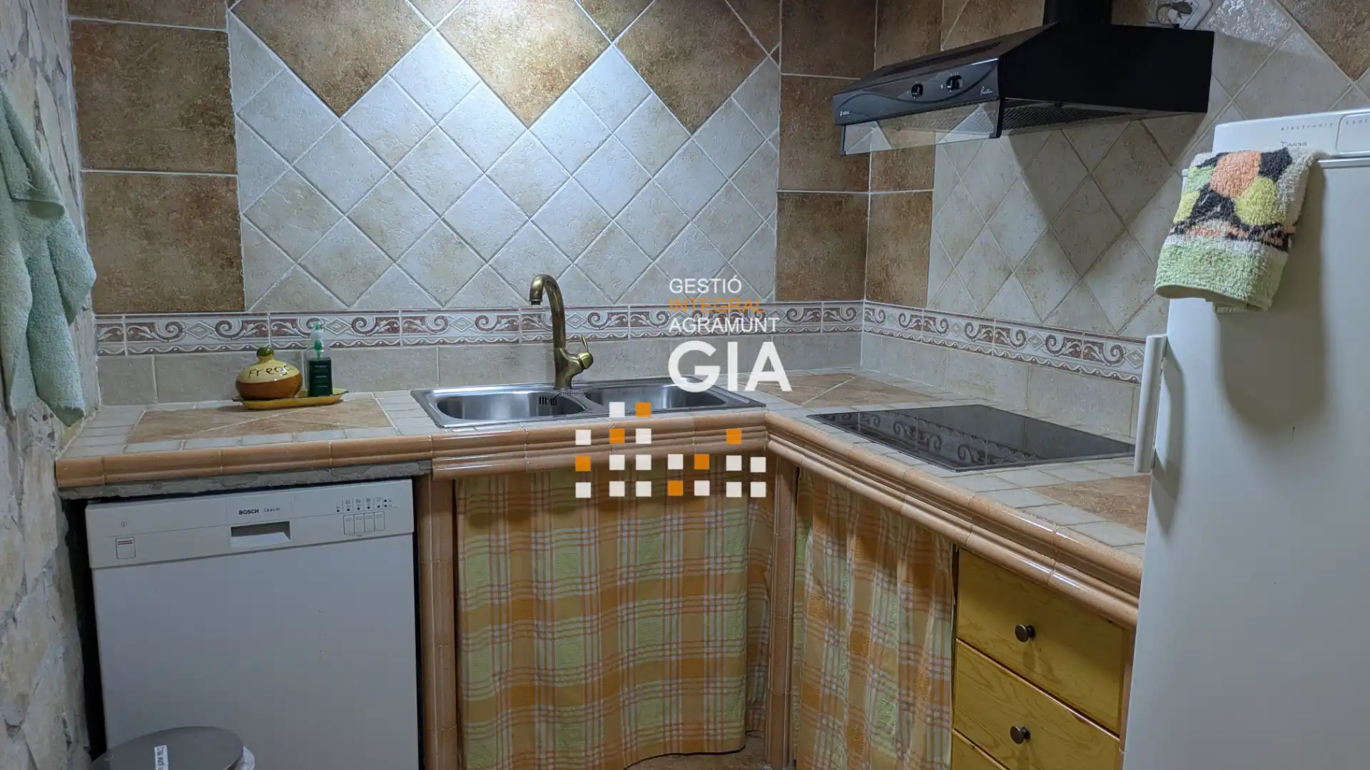 Cuina de Casa o xalet en venda en Agramunt amb Calefacció, Jardí privat i Terrassa