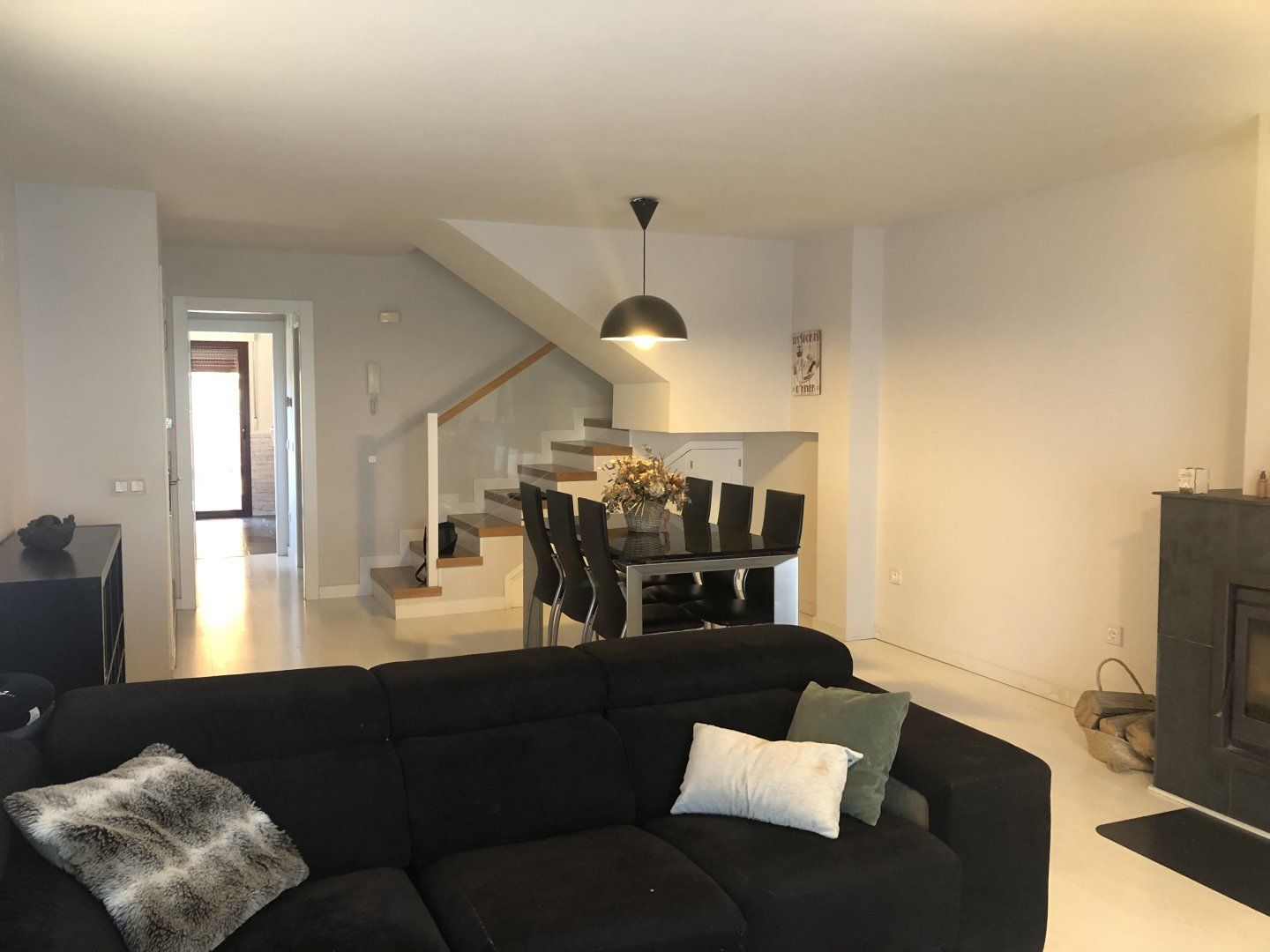 Sala d'estar de Casa adosada en venda en Segovia Capital amb Calefacció i Terrassa