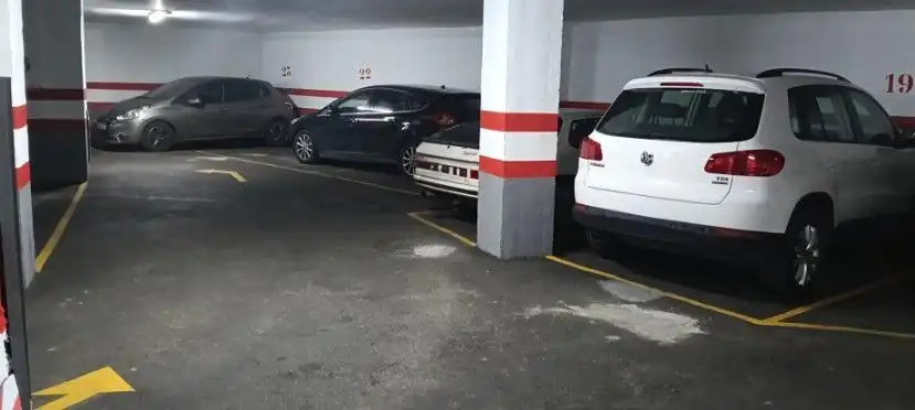 Parkplatz von Garage zum Verkauf in Zaragoza