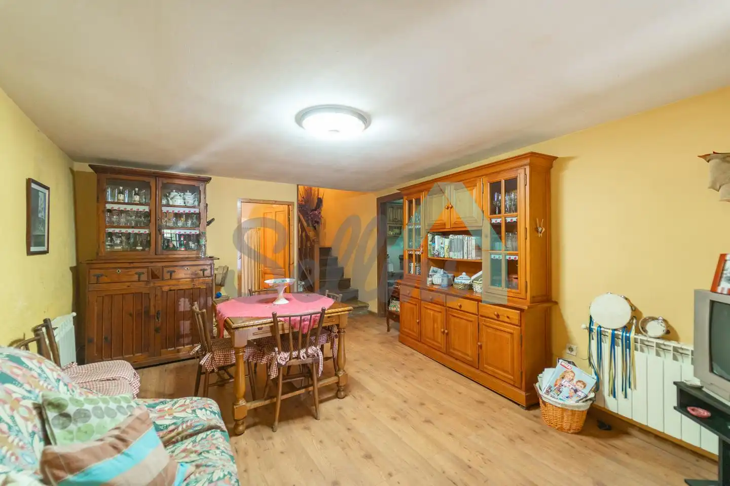 Einfamilien-Reihenhaus zum Verkauf in Onís mit Heizung, Abstellraum und Balkon