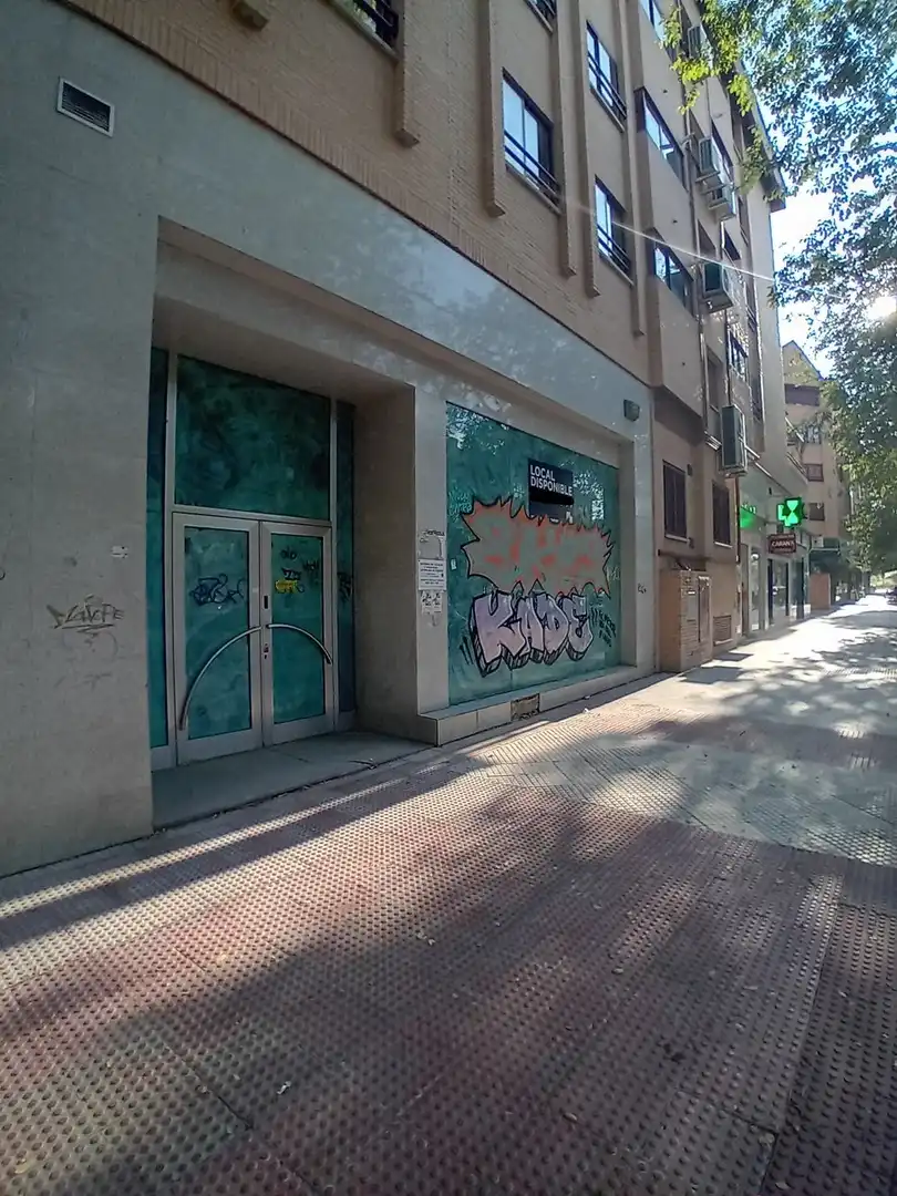 Business premises to rent in Paseo de la Chopera 325, imagen 2